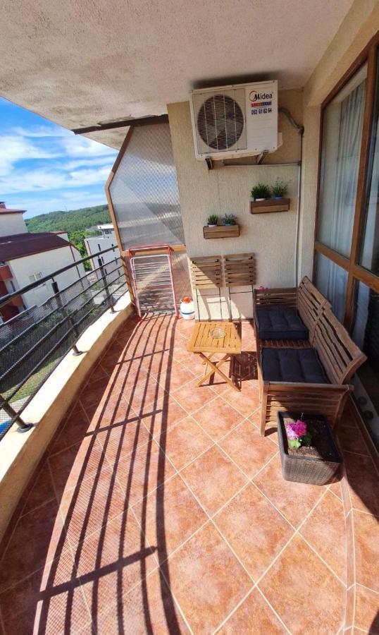 Port Natura Apartment Varna ภายนอก รูปภาพ