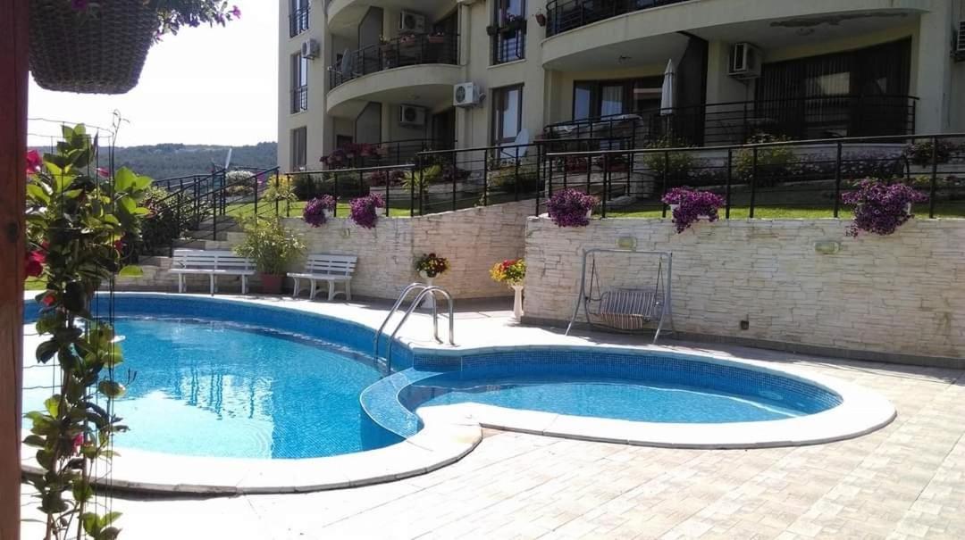Port Natura Apartment Varna ภายนอก รูปภาพ